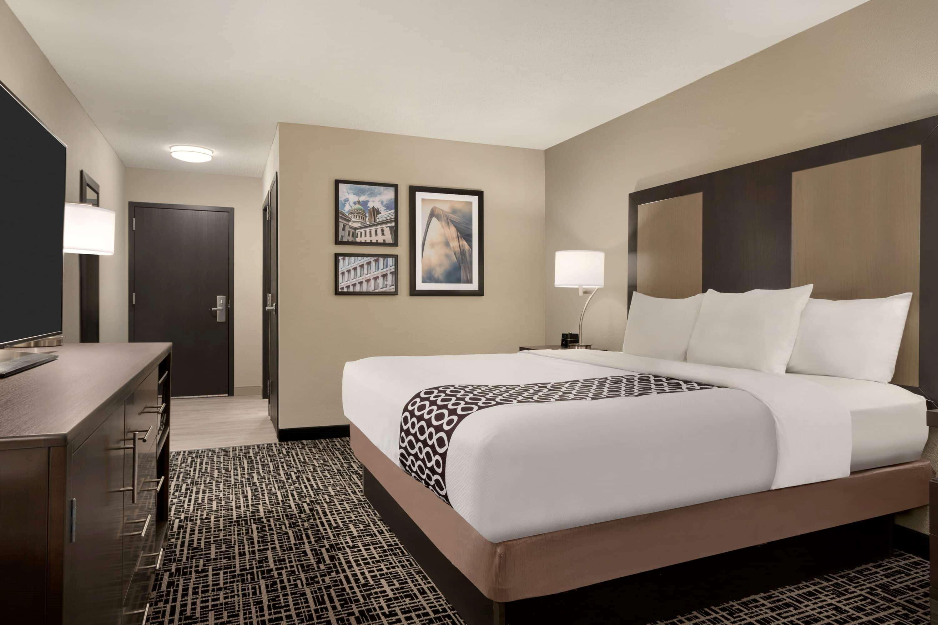 La Quinta Inn & Suites By Wyndham St Louis Route 66 Windsor Springs Екстер'єр фото