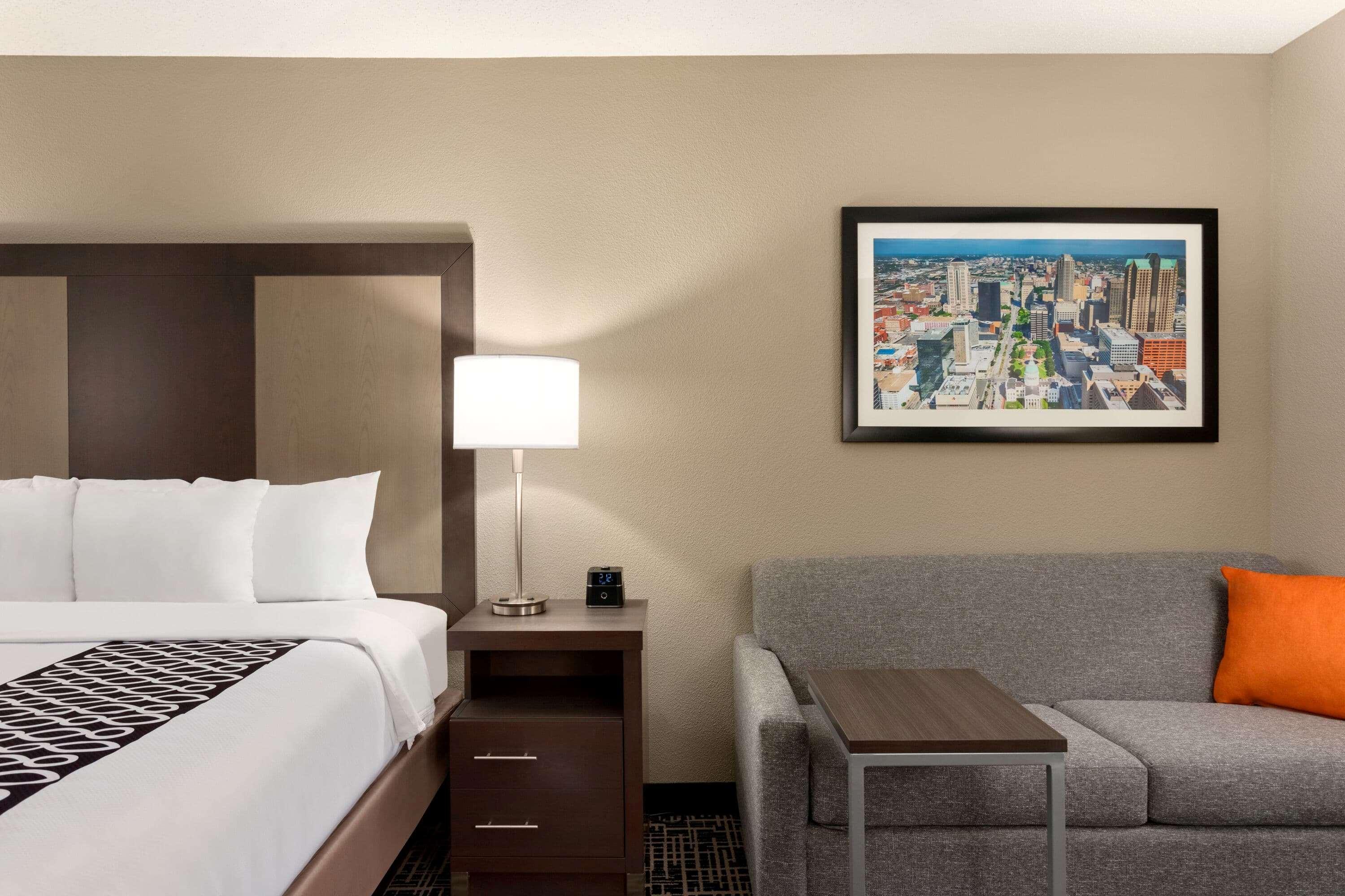 La Quinta Inn & Suites By Wyndham St Louis Route 66 Windsor Springs Екстер'єр фото