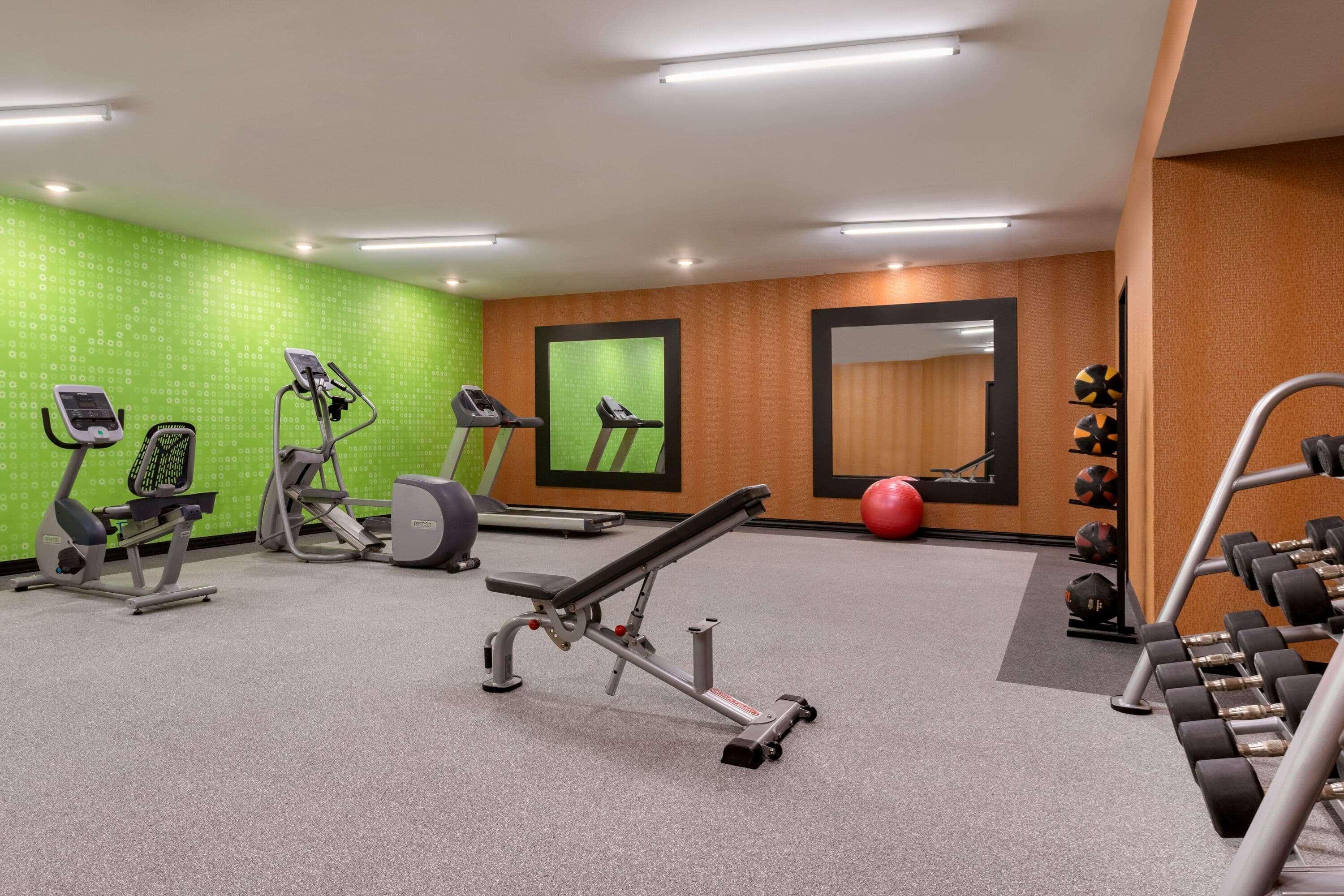 La Quinta Inn & Suites By Wyndham St Louis Route 66 Windsor Springs Екстер'єр фото