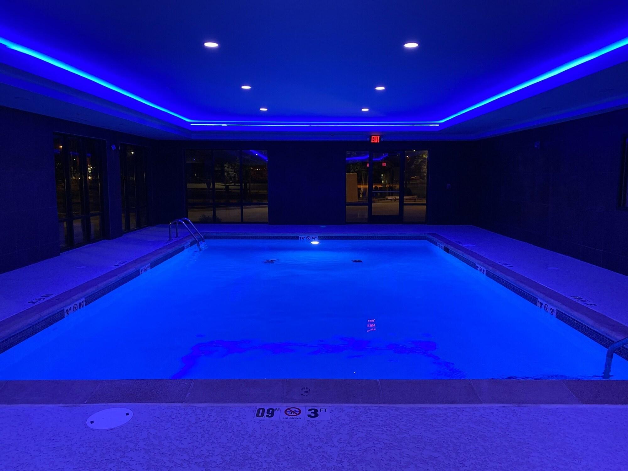 La Quinta Inn & Suites By Wyndham St Louis Route 66 Windsor Springs Екстер'єр фото