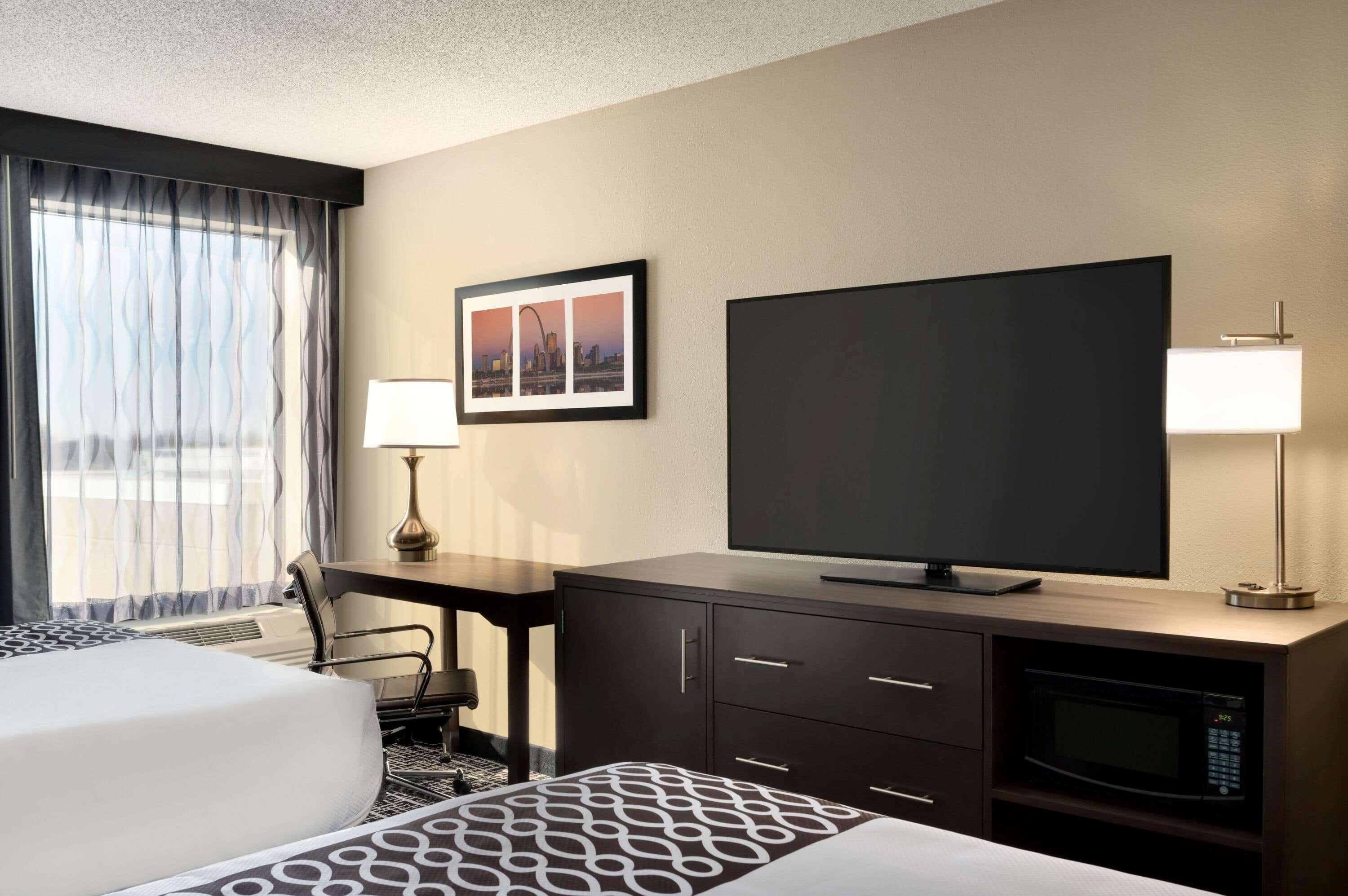 La Quinta Inn & Suites By Wyndham St Louis Route 66 Windsor Springs Екстер'єр фото