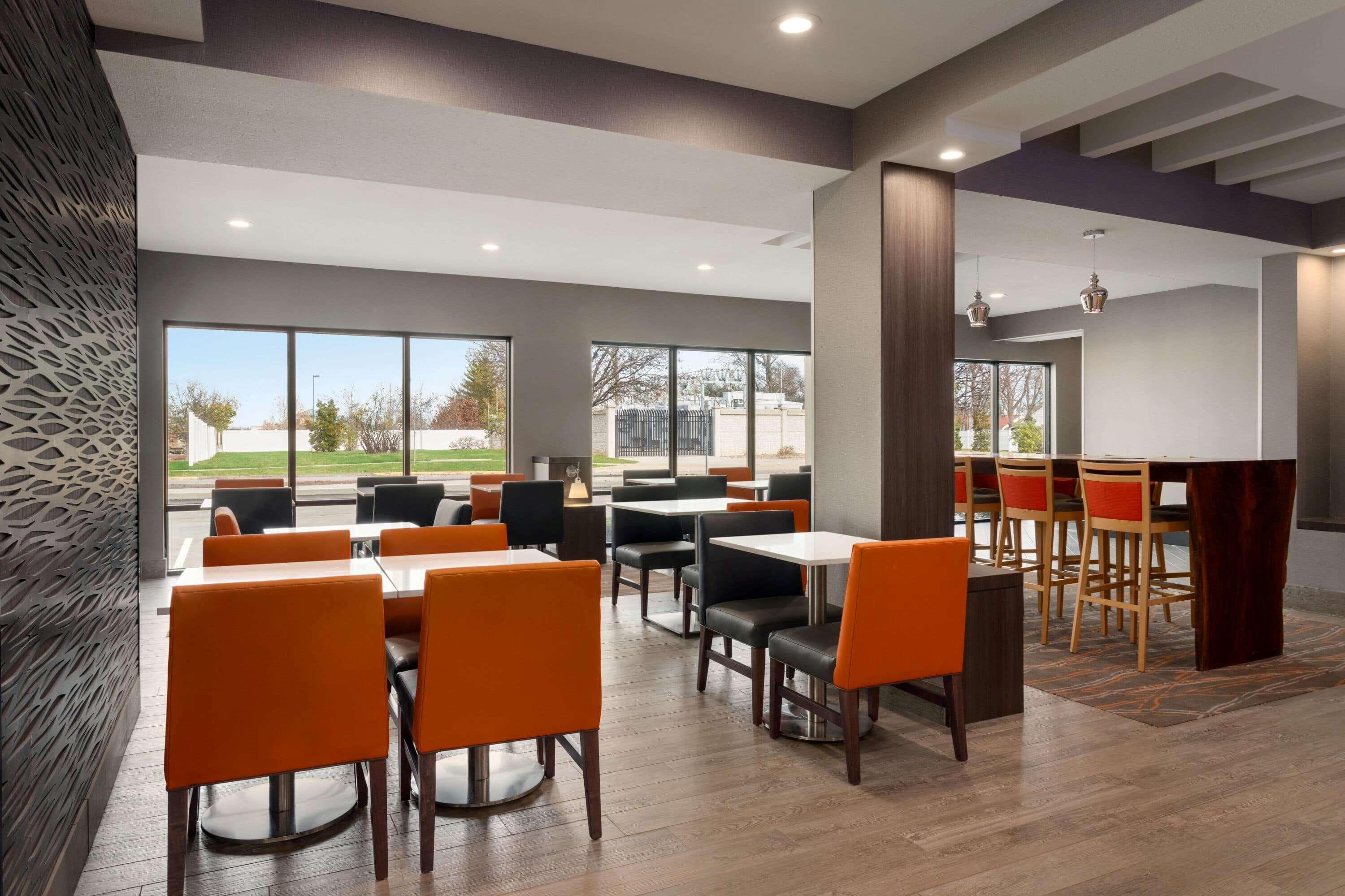 La Quinta Inn & Suites By Wyndham St Louis Route 66 Windsor Springs Екстер'єр фото